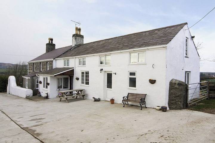 Cottage for 6 people, with garden, with pets in Aberdaron