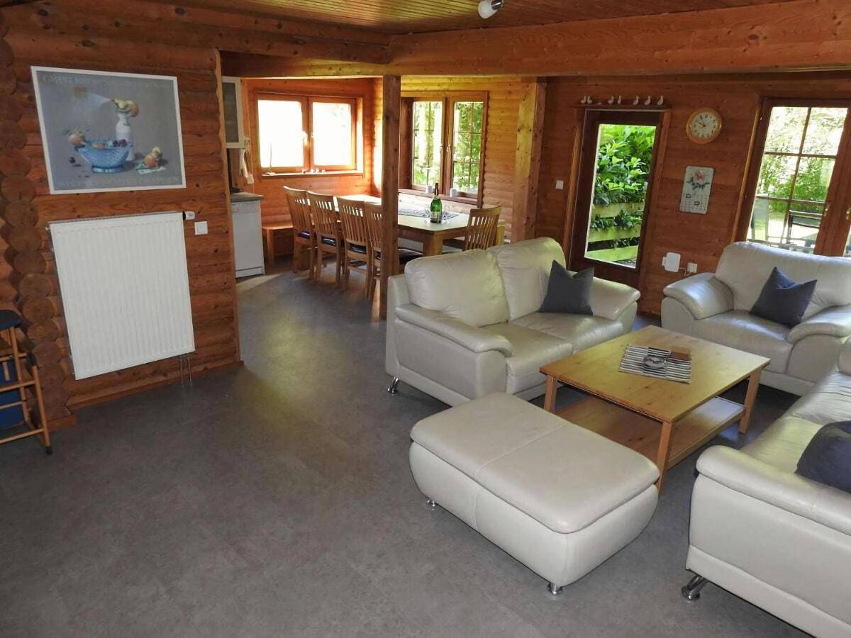 Five-Bedroom Holiday Home in Silbersee, Frielendorf