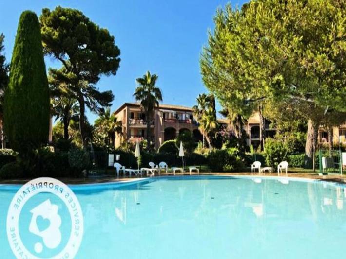 Gîte pour 4 personnes, avec piscine et terrasse, adapté aux familles dans Plage La Badine - 3