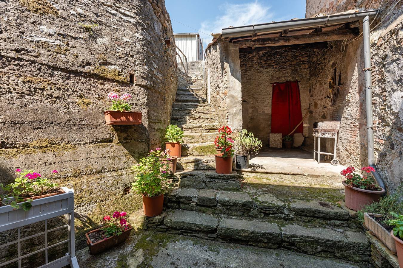 Ferienhaus 'Casa Rosa' mit privater Terrasse, privatem Garten und Wi-Fi in Capannori, Lucca Provinz