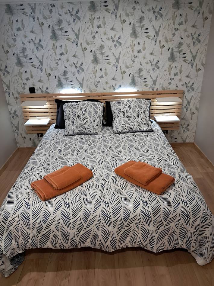 Location de vacances pour 2 personnes, avec vue sur le lac et jardin, animaux acceptés à Le Boupère - 3