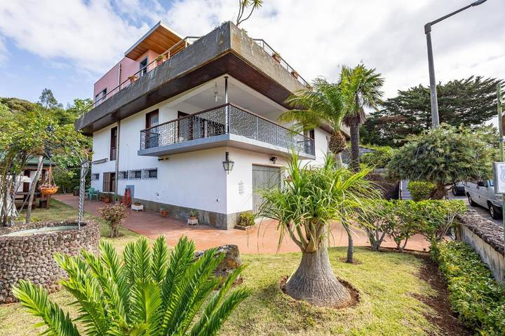 Apartamento de férias para 3 pessoas, com jardim em Santa Cruz (Madeira)