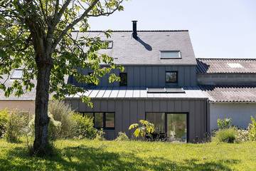 Location de vacances pour 8 personnes, avec jardin et terrasse à Les Moitiers-d'Allonne