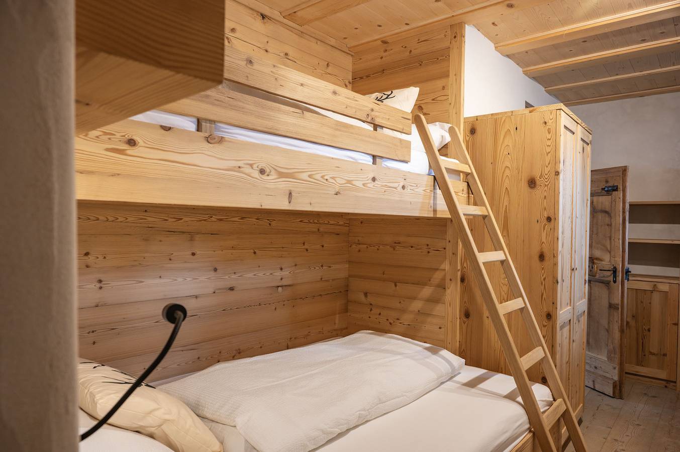 Appartement entier, Appartement "Peintner" avec vue sur les montagnes, terrasse partagée et Wi-Fi in Percha, Kronplatz