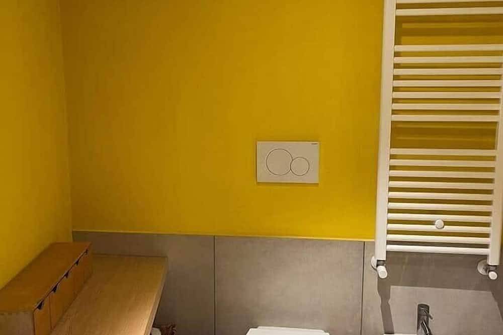 Hel leilighet, A Yellow Primrose in the hamlet in Montecchio, Provinsen Terni