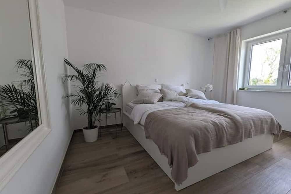 Ganze Wohnung, Bad Bederkesa - Ferienwohnung im Neubau - 73 qm - 2 Schlafzimmer & Balkon in Geestland, Cuxland