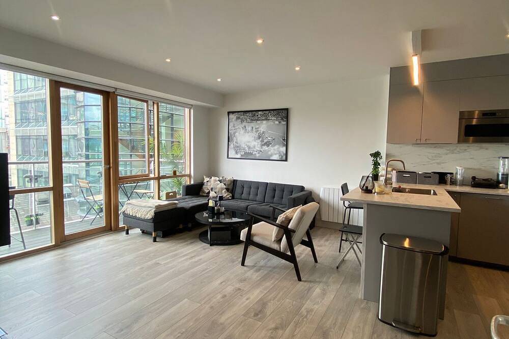 Entire apartment, New Furnished Apartment - View of Grand Canal Dock in Dublin, County Dublin