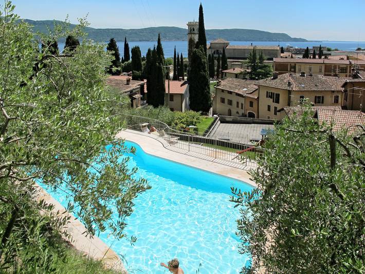 Ferienwohnung für 4 Personen, mit Terrasse und Garten sowie Kinderpool in Gardasee-Lombardei