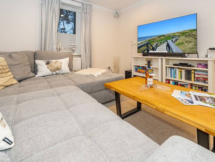 Ganze Ferienwohnung, Ferienliebe Hygge Hüs - Hygge Hüs. - nur 550 m zum Sandstrand. Mit Terrasse & Parkplatz. in Nordfriesische Inseln (Schleswig-Holstein) (Schleswig-Holstein), Wenningstedt
