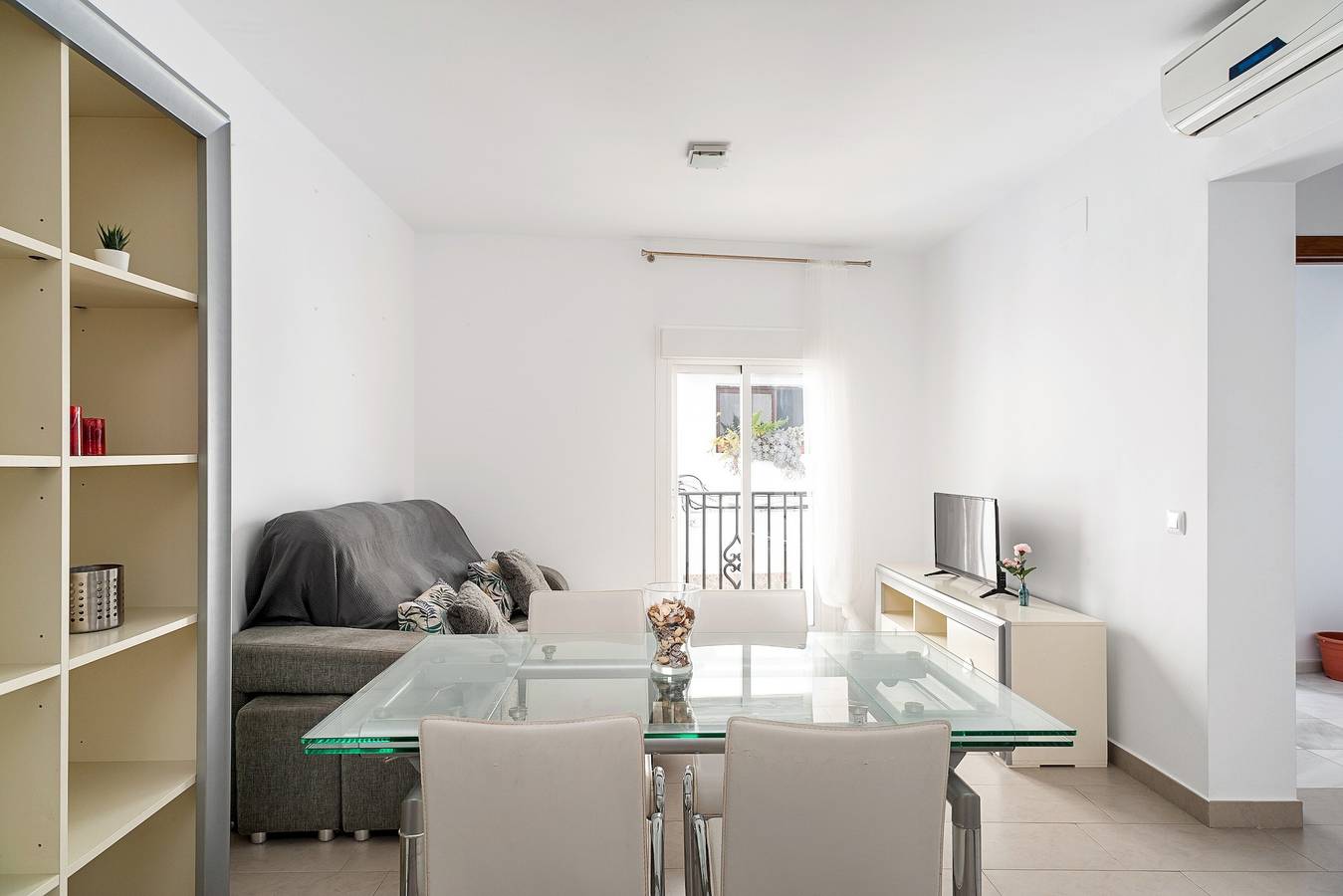 Apartamento inteiro, Precioso Apartamento "Entre Vientos" no Centro da Cidade com Ar Condicionado in Conil de la Frontera, Costa de la luz