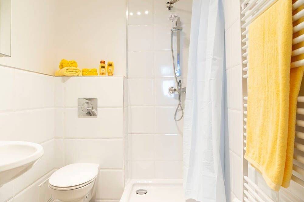 Ganze Wohnung, Geräumiges Studio im Loft-Stil Online Check-In in Berlin Innenstadt, Berlin