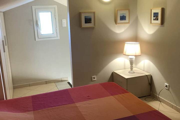 Location de vacances pour 6 personnes, avec terrasse et piscine à Belgodère - 4