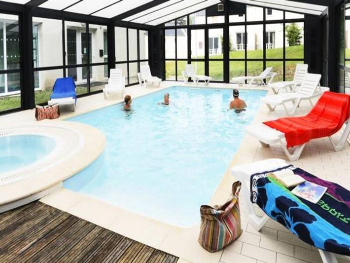 Gîte pour 8 personnes, avec jacuzzi ainsi que terrasse et piscine, adapté aux familles à Audierne - 2
