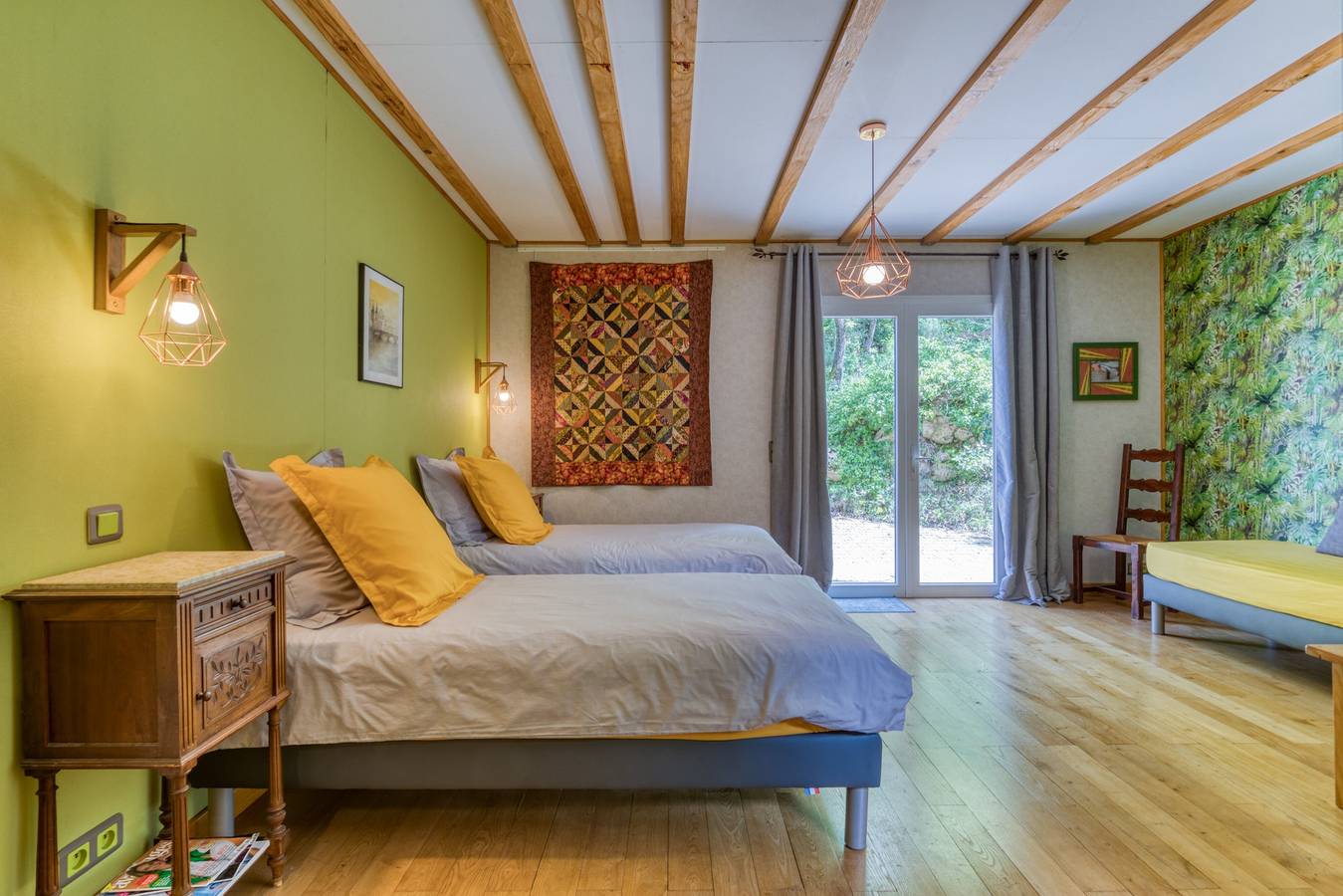 Gastenkamer 'Chambre En Voyage' met gedeeld zwembad, terras en wifi in Soubès, Lodève en omgeving