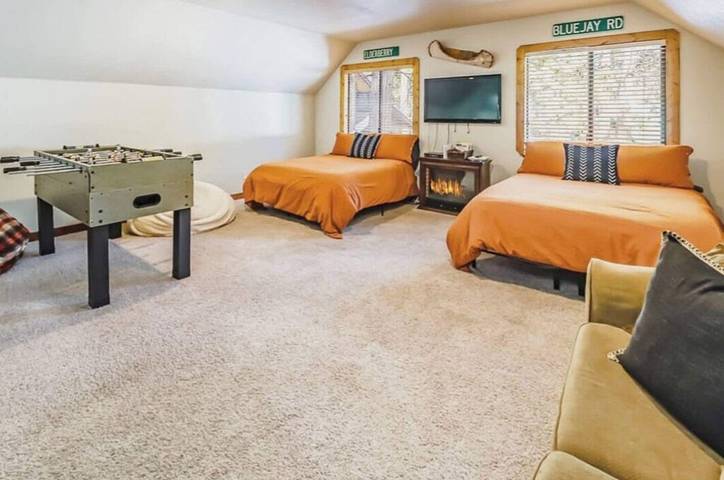 Log cabin for 8 people, with terrace in Shaver Lake