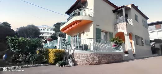 Location de vacances pour 4 personnes, avec terrasse à Saint-Laurent-du-Var