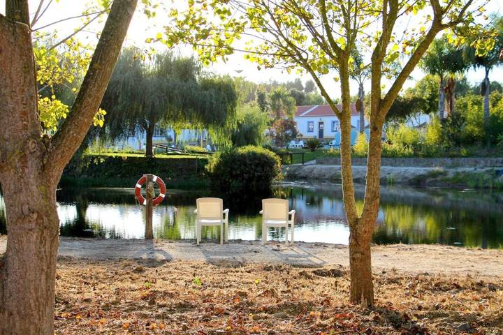 Location de vacances pour 3 personnes, avec piscine ainsi que jardin et vue sur le lac à Zambujeira do Mar - 4