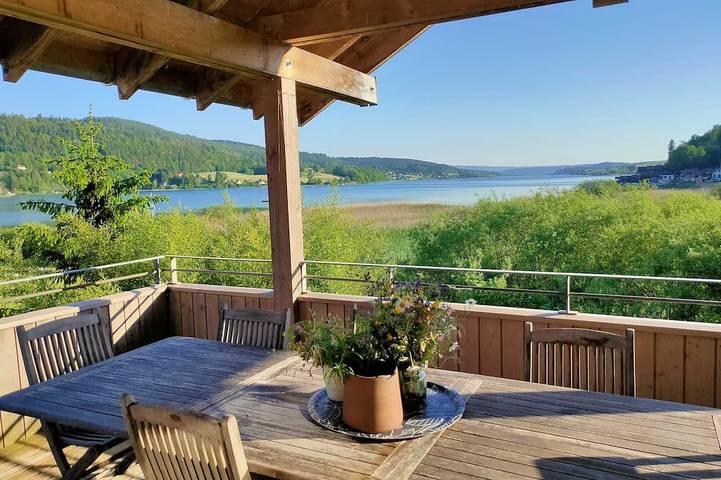 Location de vacances pour 8 personnes, avec Balcon et Jardin à Oye-et-Pallet