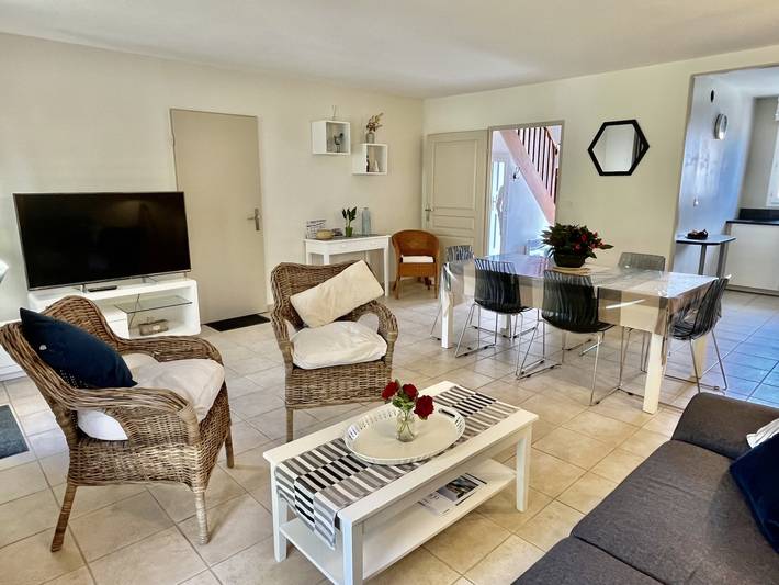 Location de vacances pour 6 personnes, avec piscine ainsi que jardin et terrasse à Mallemort - 3