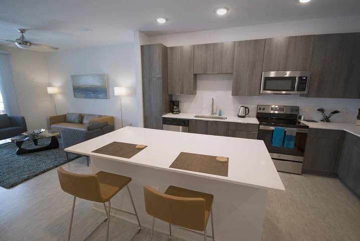 Apartment for 2 people, with hot tub and balcony as well as pool, with pets in Atlanta