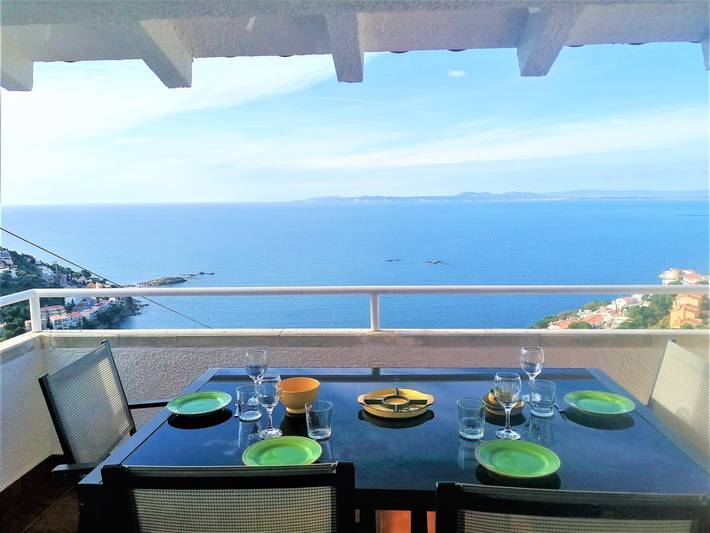 Maison de vacances pour 4 personnes, avec piscine et jardin dans Canyelles Petites