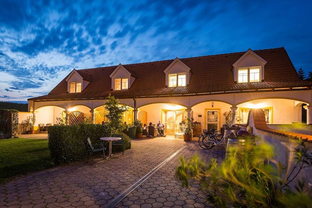 Ganze Wohnung, Terrassenwohnung 4 - Maissonettenwohnung in Mörbisch am See, Leithaberg