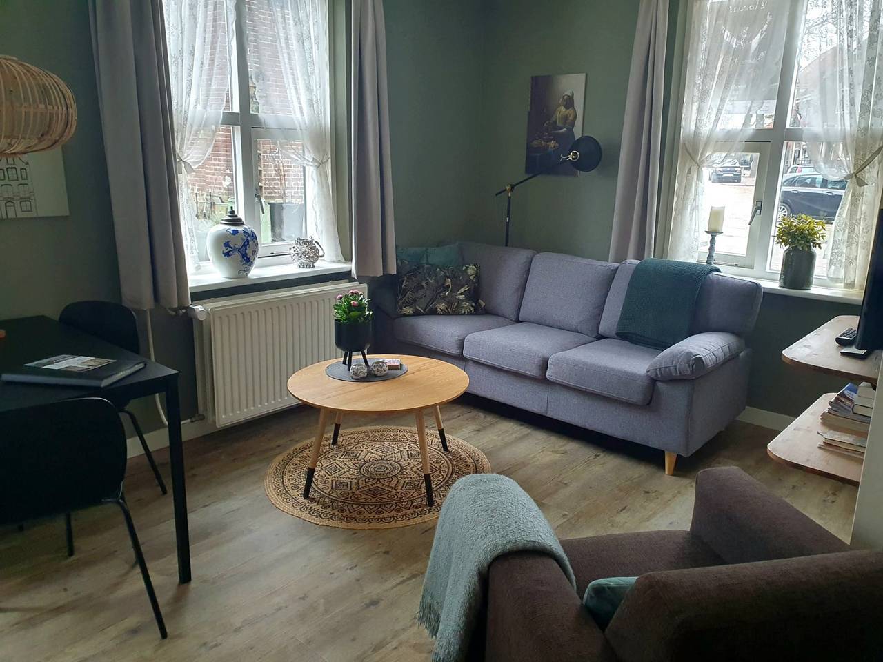 Geheel appartement, Authentiek 2-persoons appartement in Hollandse stijl met Vermeer en uitzicht op de haven in Blokzijl, Nationaal Park Weerribben-Wieden