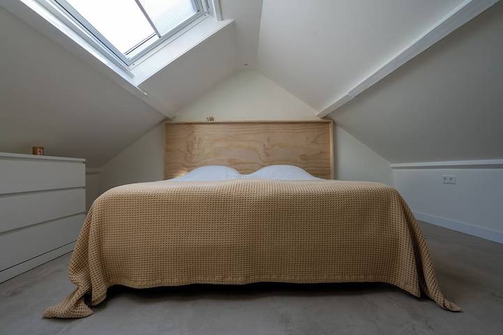 Apartamento entero, Located 500 m. from the beach 1-4 pers. upstairs apartment, terrace and garden. in Oostkapelle, Walcheren