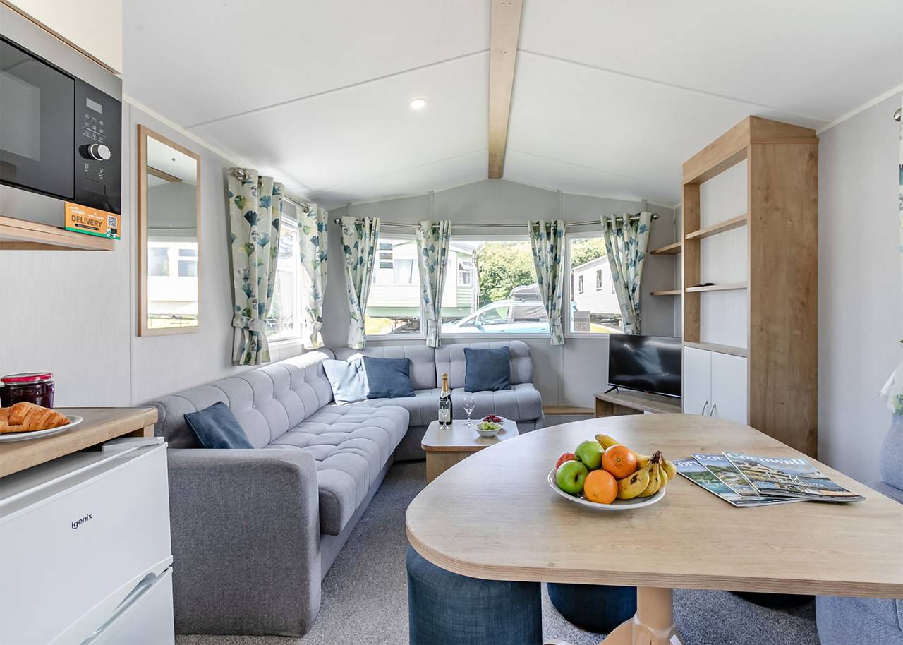 Bronze Caravan with parking 2 bed slp 6 in Cornwall