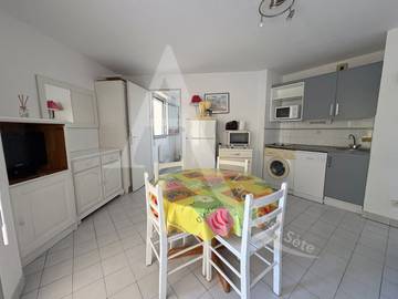 Gîte pour 6 personnes, avec terrasse dans Plage de La Corniche