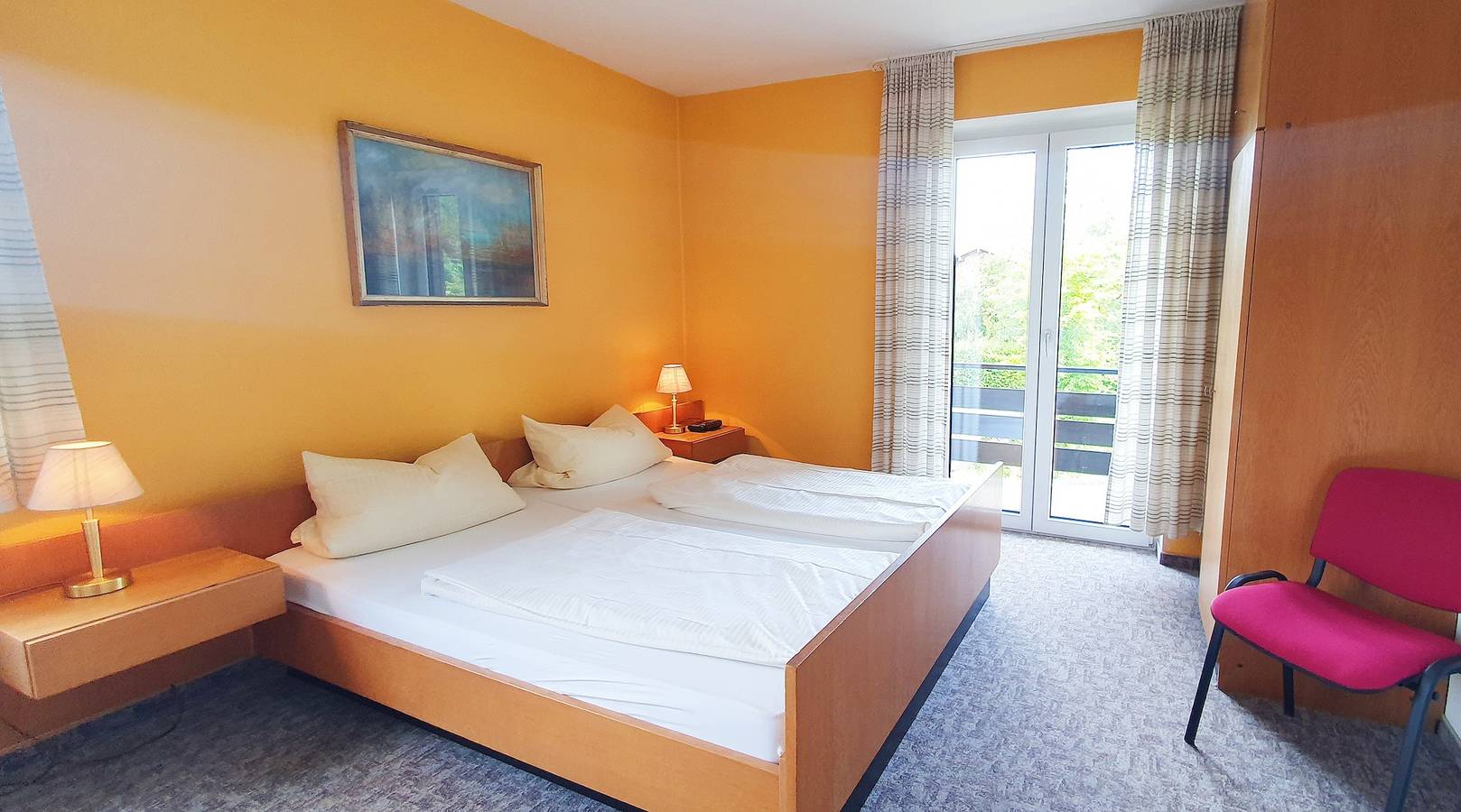 Bergener Hof - gemütliche Doppelzimmer, teilweise mit Balkon in Bergen (Chiemgau), Chiemsee