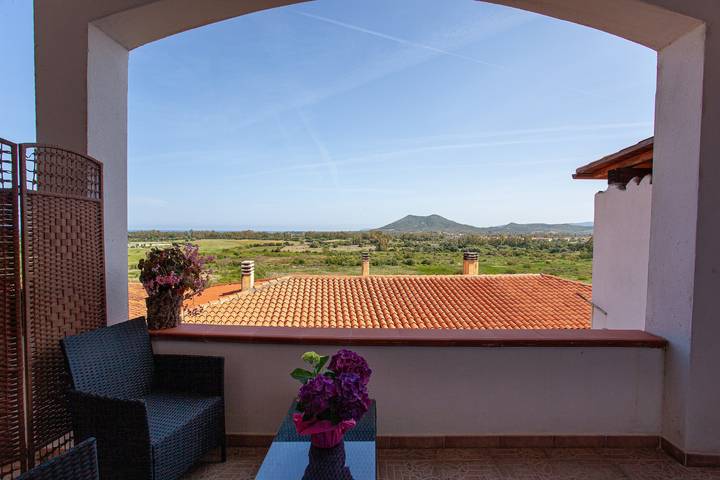 Entire apartment, Holiday Apartment "Suite Maya" with Sea view and Wi-Fi in Flumini, Posada
