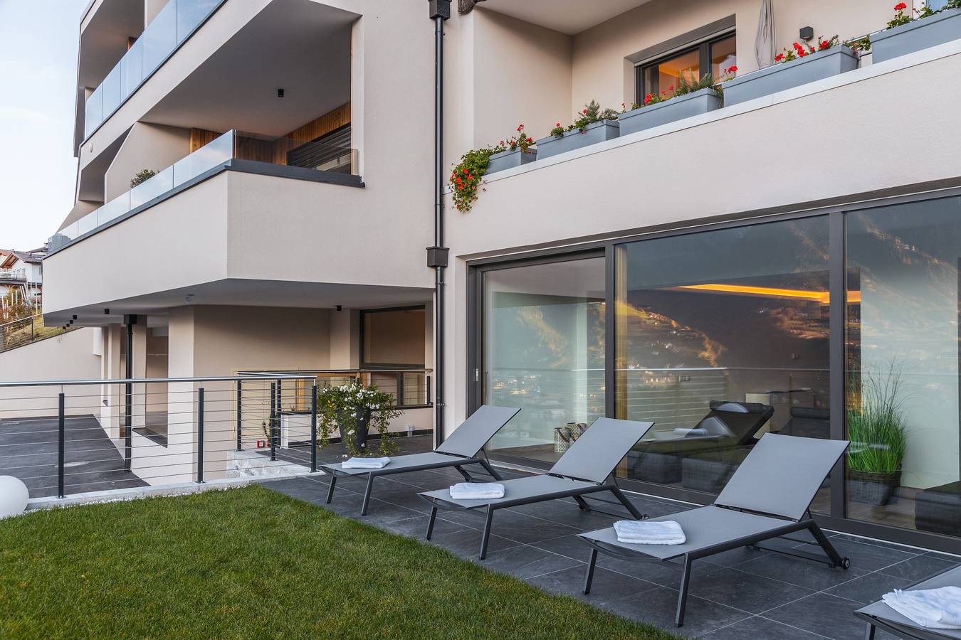 Entire apartment, Holiday Apartment "Charming Frida Residence Dornsberg" with Mountain View & Indoor Pool in St. Georgen (Schenna), Schenna