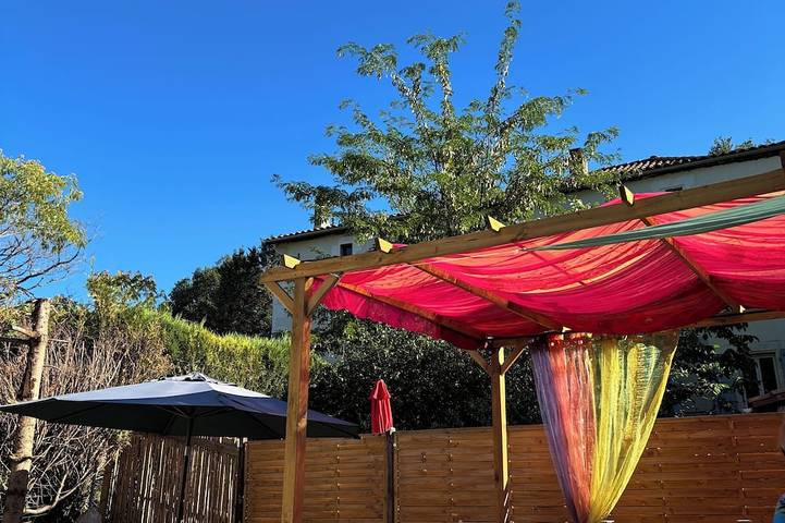 Gîte pour 5 personnes, avec Balcon et Jardin à Cellefrouin