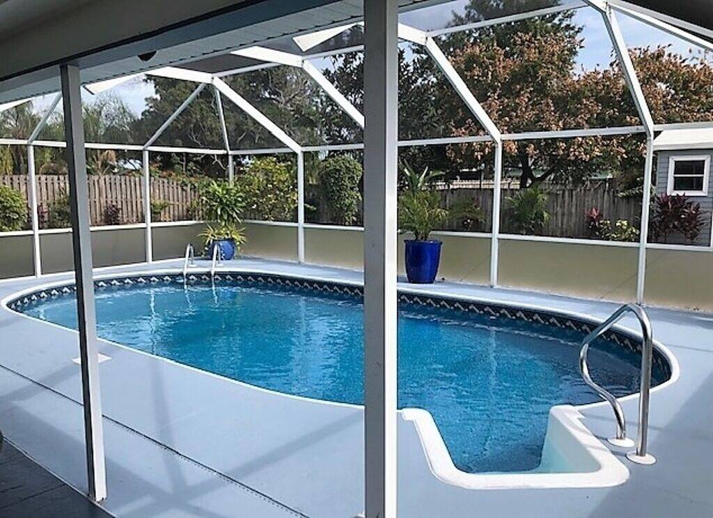 Wunderschöne zeitgenössische 3/2 Pool Haus w / 2 Garage in Port St. Lucie, St. Lucie County