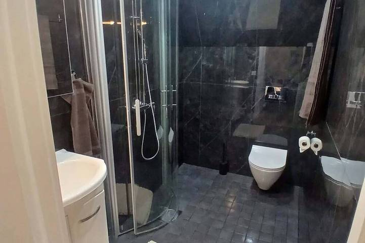 Ganze Wohnung, Charmantes Apartment auf dem Land in der Nähe von Koping - Tierfreundlich! in Köping, Västmanland