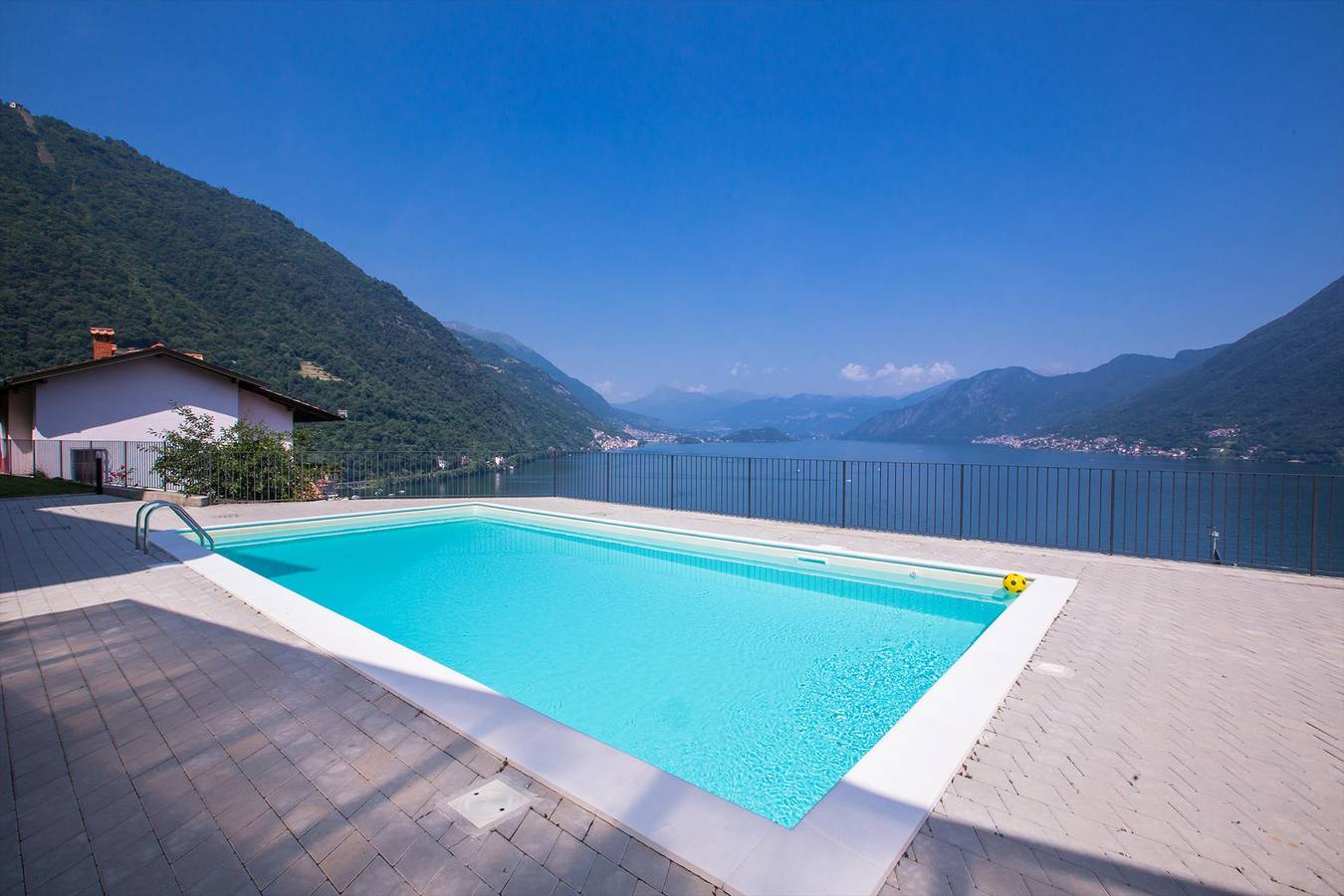 Vacation Rental for 4 Guests in Comune di Argegno, Lake Como