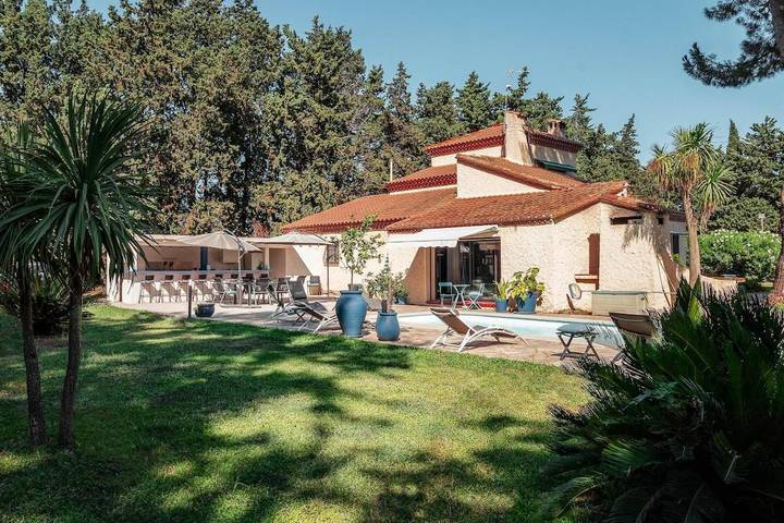 Villa pour 8 personnes, avec terrasse ainsi que vue et piscine, animaux acceptés à Perpignan - 3
