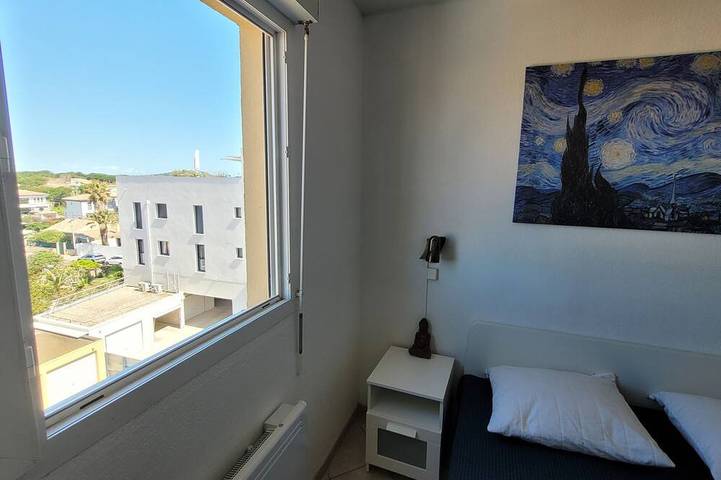 Entire apartment, Amazing Mediterranean Views:  3rd floor apartment with open balcony (sleeps 4) in Grau d’Agde, Agde