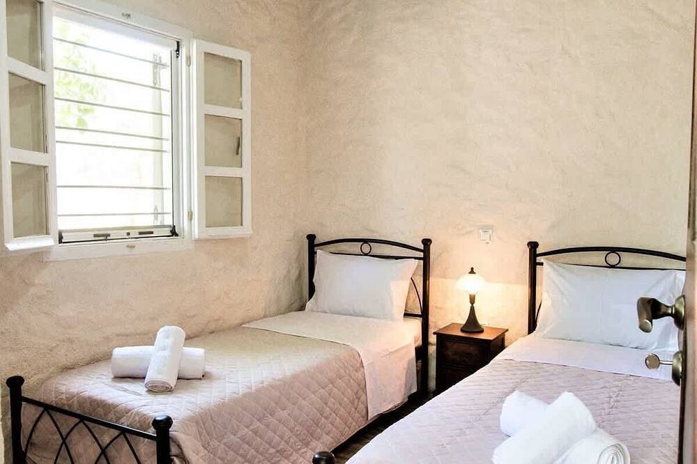 Private Beachfront House Irene Mare, Serene Views in Poros
