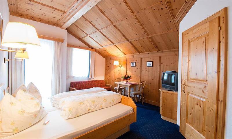Ganze Ferienwohnung, Doppelzimmer mit Dusche, Wc in Mathon, Verwall