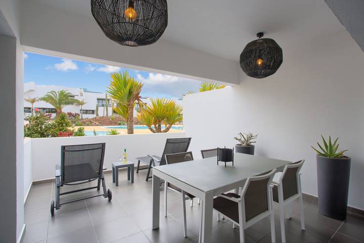 Apartamento entero, Apartamento vacacional 'Infinity Casilla' con vistas a la montaña, piscina y Wi-Fi in La Oliva, Fuerteventura