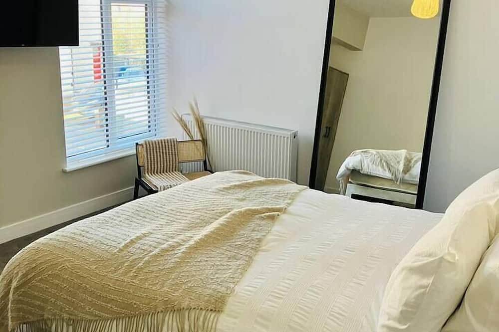 #106 Stylish 4Bedroom Retreat Walk to Rugby Centre in Warwickshire