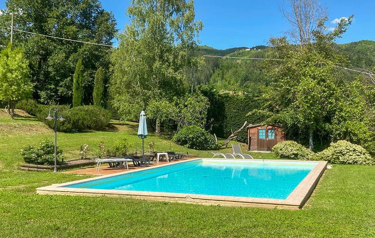 Charmante 2-Zimmer-Wohnung mit Pool in der Nähe des Stadtzentrums von Villa Collemandina in Villa Collemandina, Garfagnana
