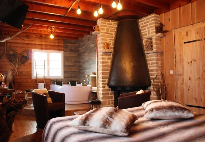 Chambre d’hôte pour 2 personnes, avec Balcon et Terrasse ainsi que Jacuzzi et Jardin