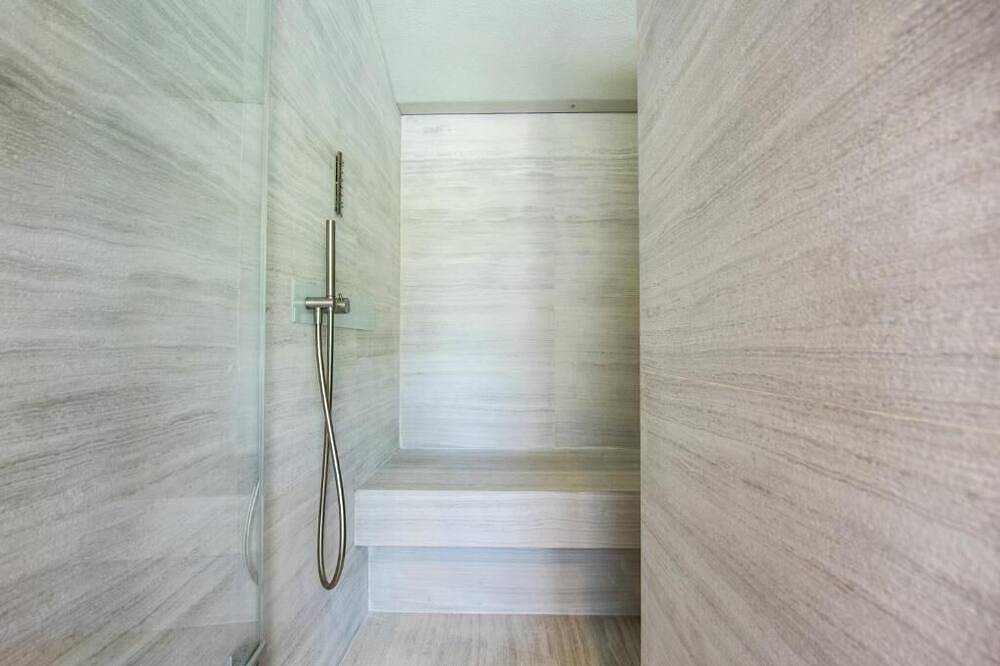 Magic Genève - Luxury Suite with Spa and Pool in Lake Geneva