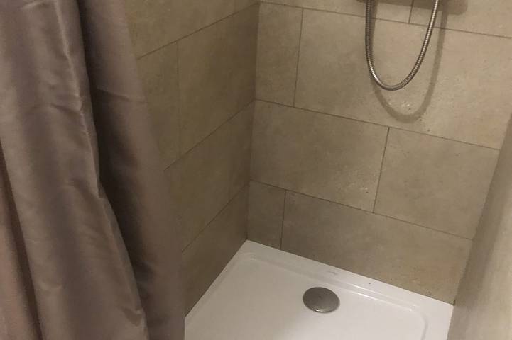 Location de vacances pour 5 personnes, animaux acceptés à Les Salelles - 2