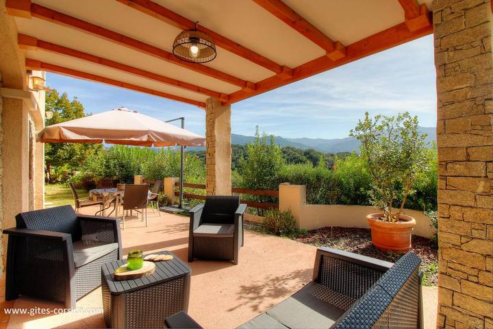 Gîte pour 2 personnes, avec Terrasse ainsi que Jardin et Vue