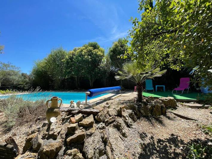 Location de vacances pour 11 personnes, avec piscine ainsi que jardin et vue à Saint-Paul-le-Jeune - 2