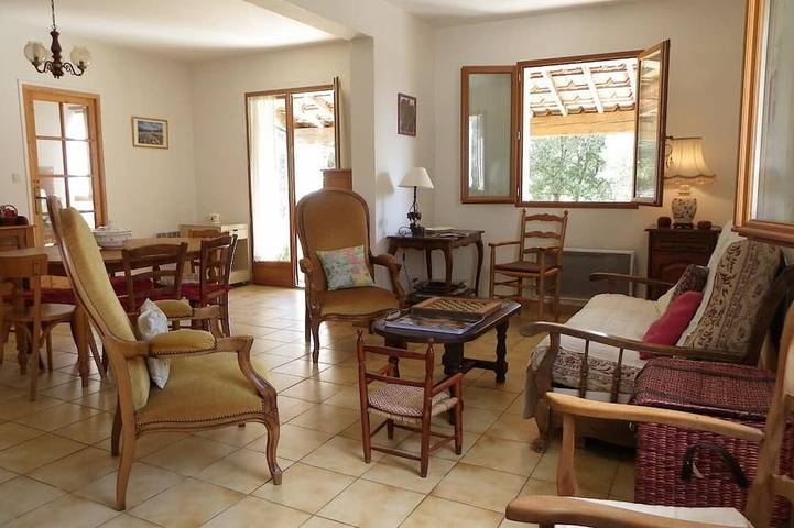 Location de vacances pour 6 personnes, avec jardin et terrasse à Pontevès - 4